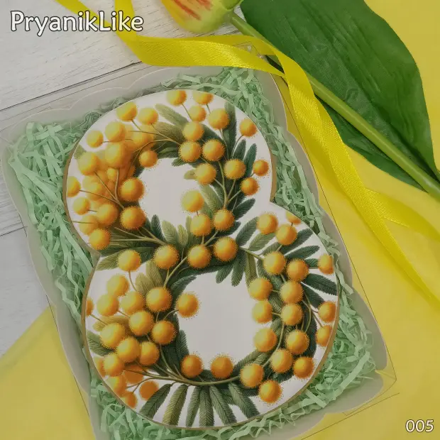 Пряник Восьмерка (цветы и косметика) (10-13 см.)